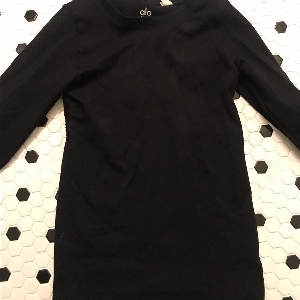 Black alo yoga stretchy long sleeve top with mesh